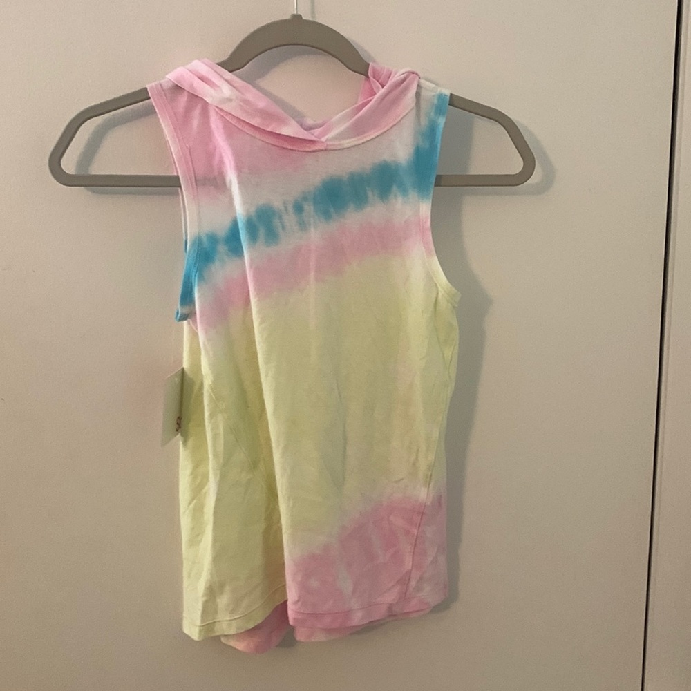 Girls tank size 10